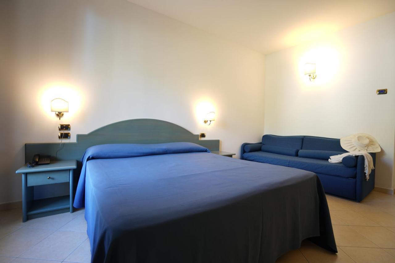 Hotel Scoglio Del Leone Zambrone Eksteriør billede