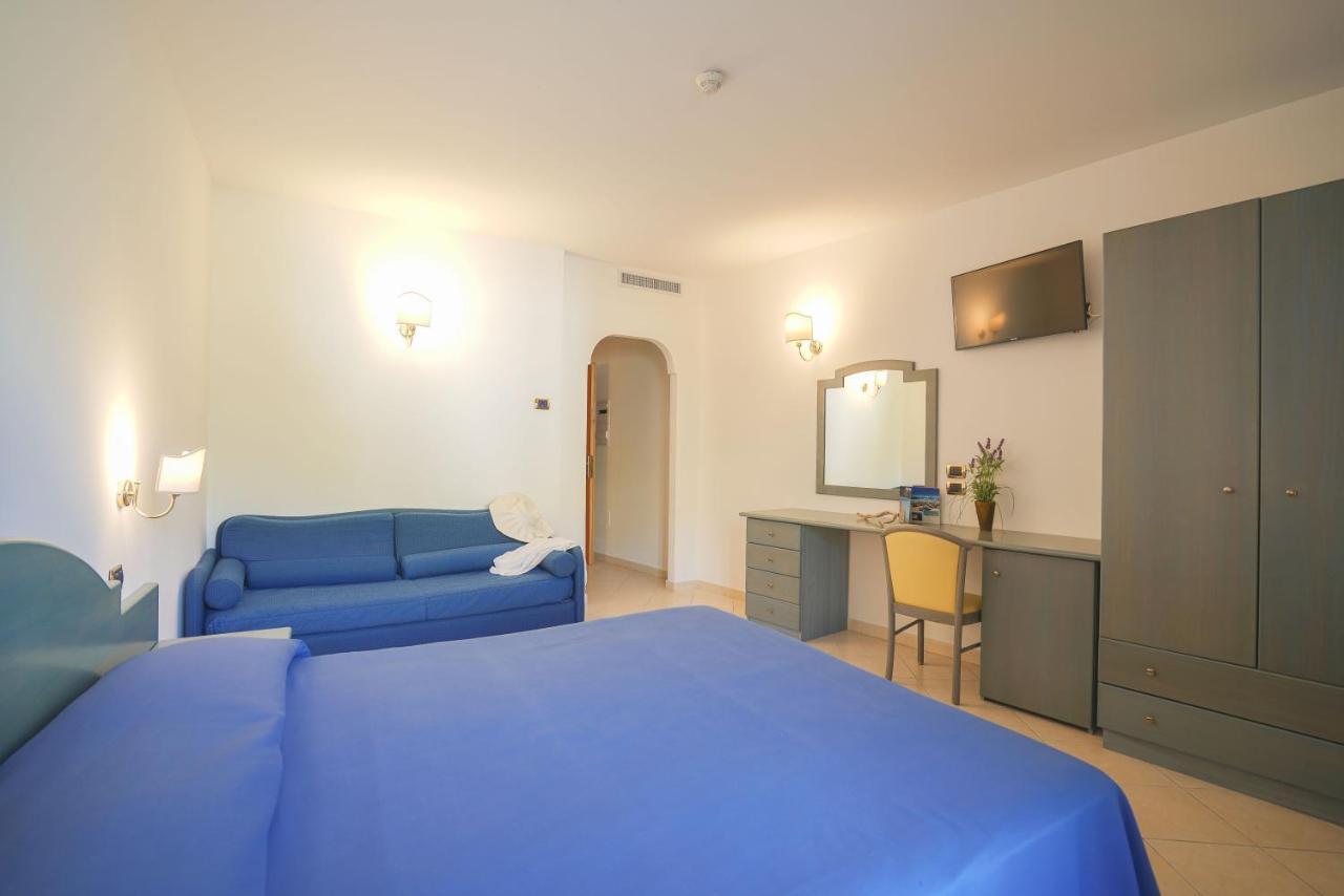 Hotel Scoglio Del Leone Zambrone Eksteriør billede