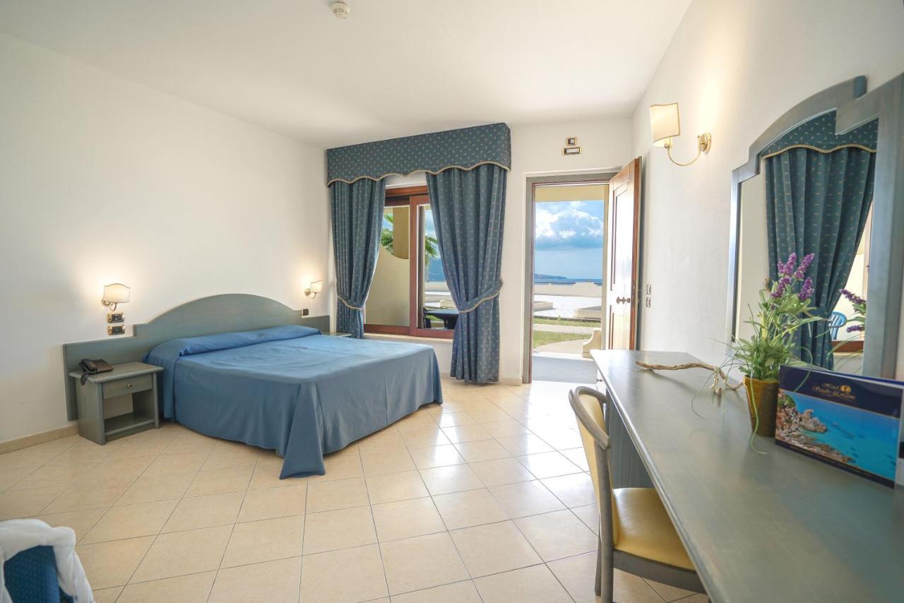 Hotel Scoglio Del Leone Zambrone Eksteriør billede