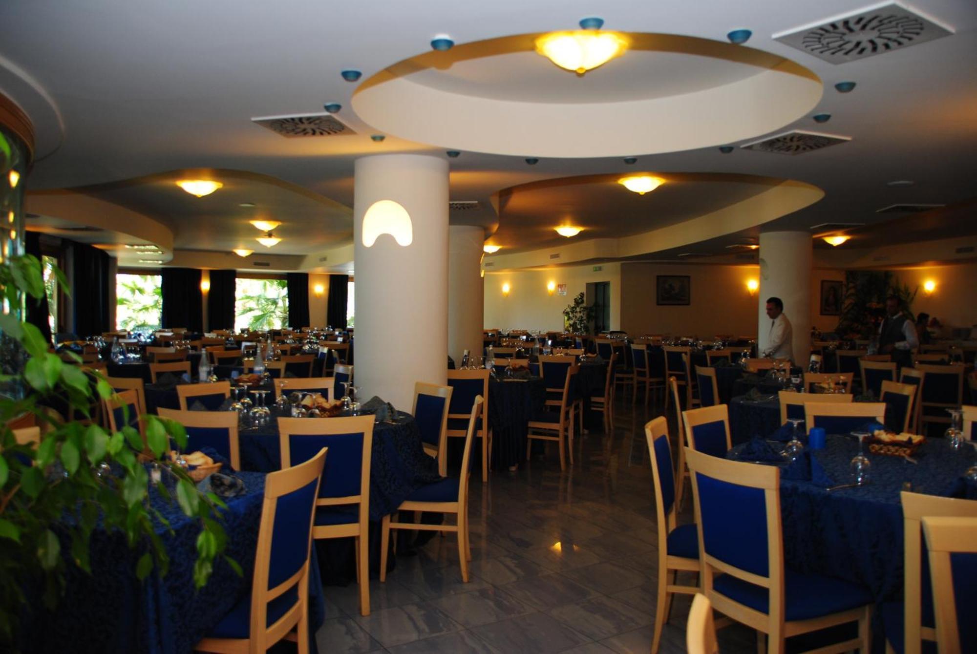 Hotel Scoglio Del Leone Zambrone Eksteriør billede