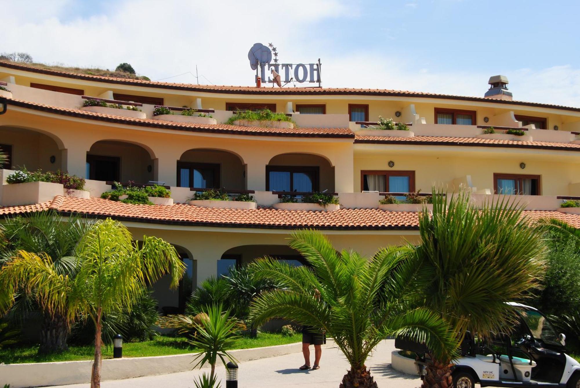 Hotel Scoglio Del Leone Zambrone Eksteriør billede