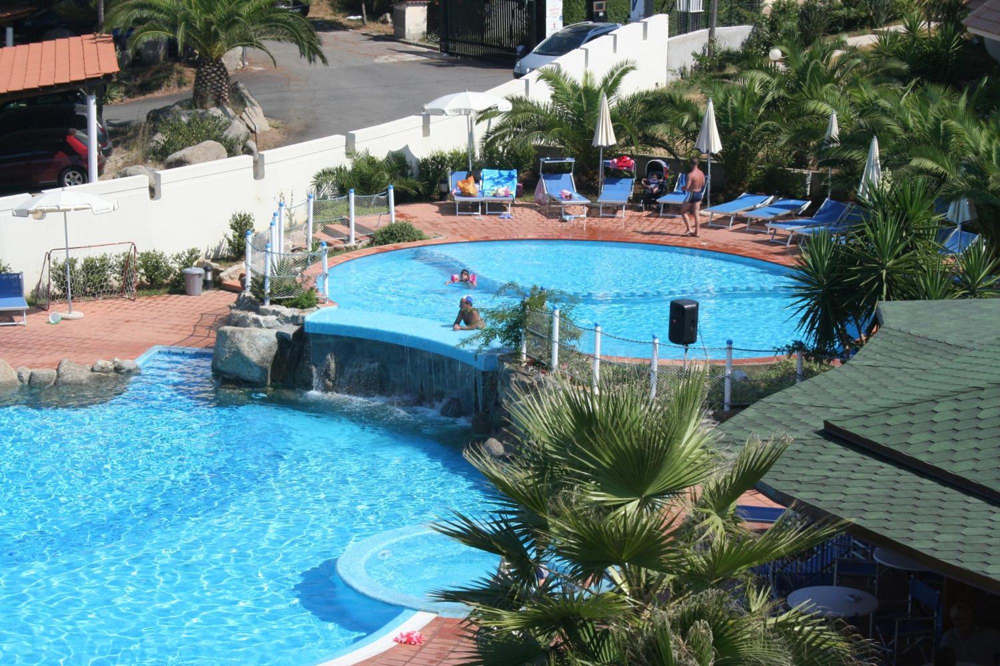 Hotel Scoglio Del Leone Zambrone Eksteriør billede