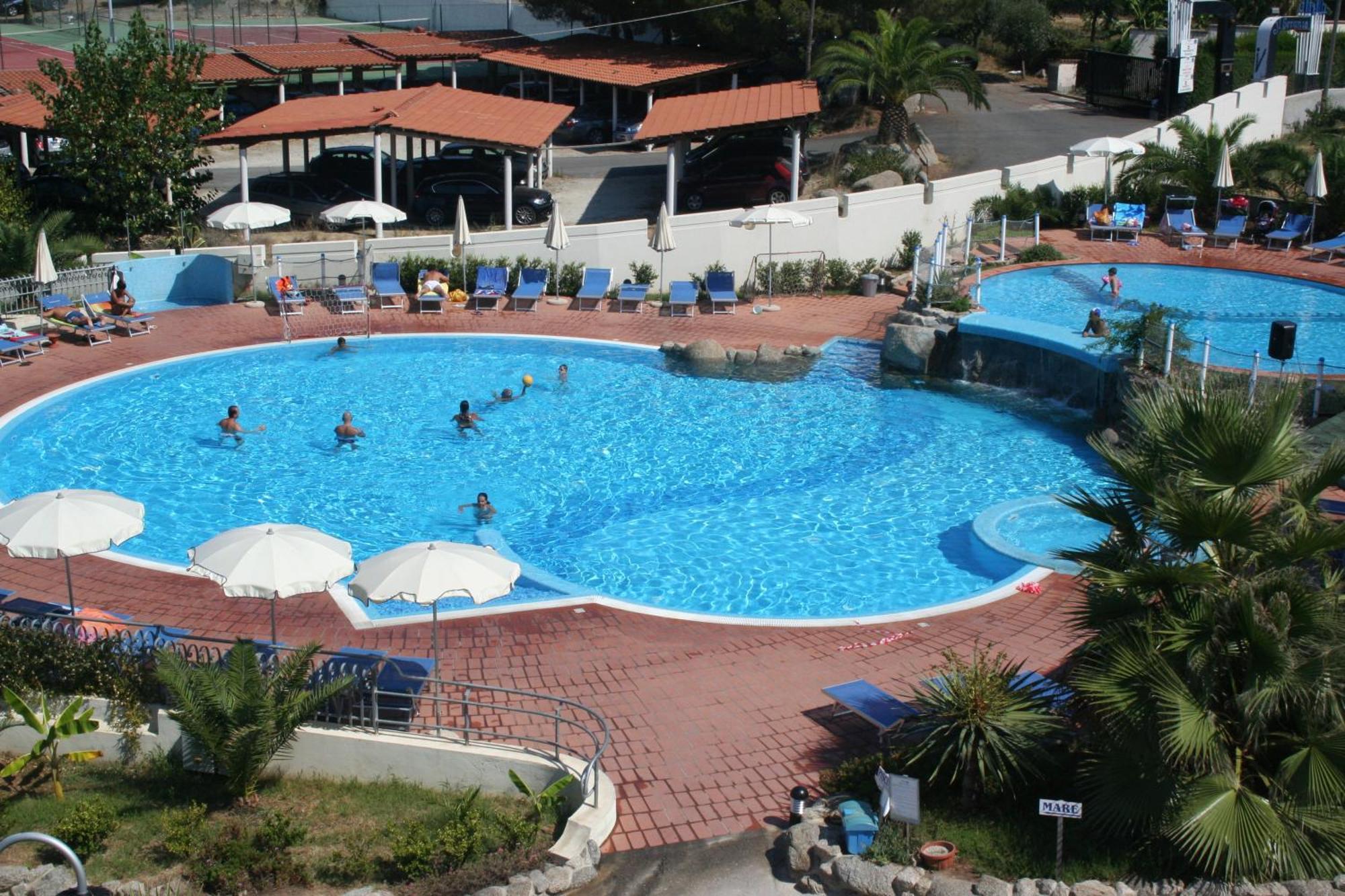 Hotel Scoglio Del Leone Zambrone Eksteriør billede