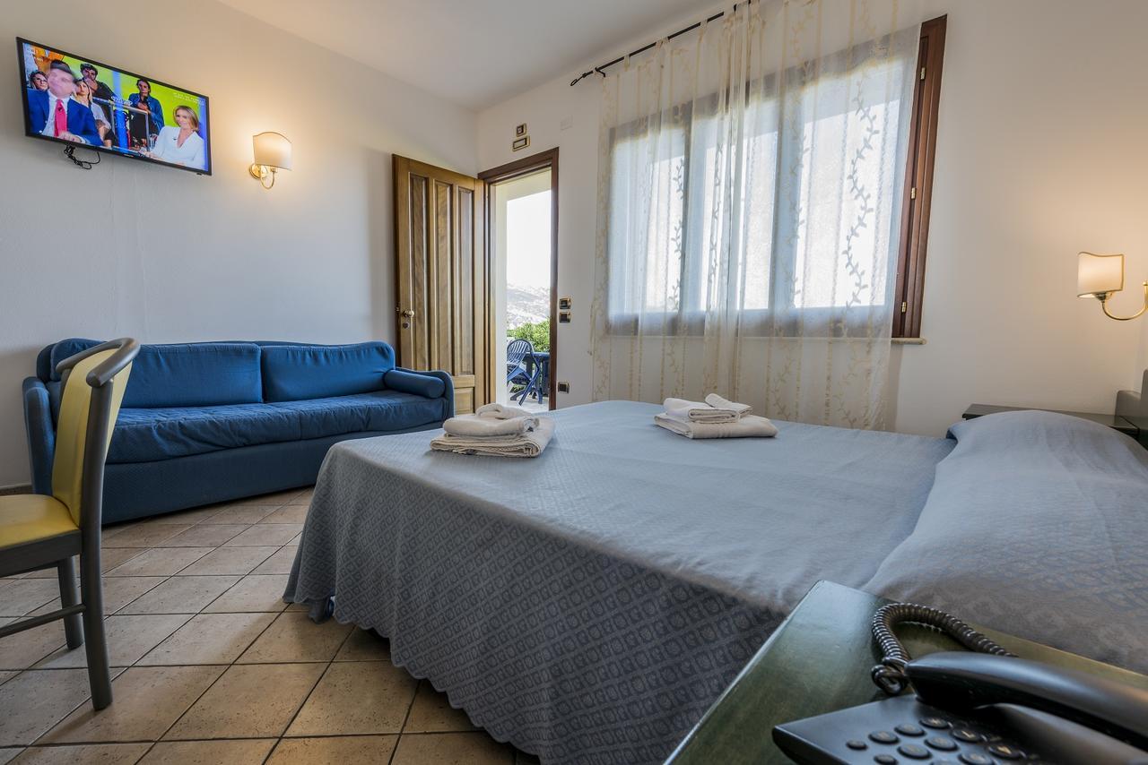 Hotel Scoglio Del Leone Zambrone Eksteriør billede